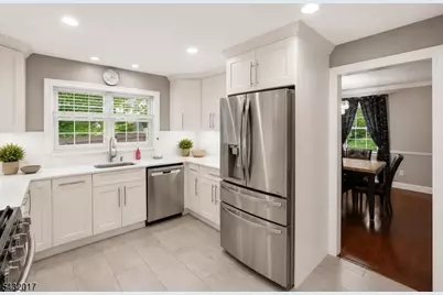 43 Oakland Ave, West Caldwell, NJ 07006 - Photo 3
