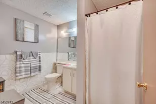 85 Lindsey Ct, Franklin Township, NJ 08823 - Photo 13