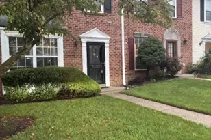 10 Lindsey Ct, Franklin Township, NJ 08823 - Photo 1