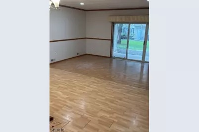 10 Lindsey Ct, Franklin Township, NJ 08823 - Photo 5