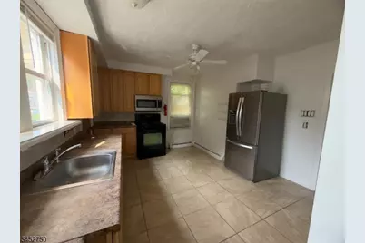 545 Newark Ave, Kenilworth, NJ 07033 - Photo 17