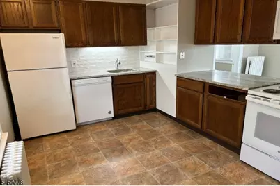 11 Montague Pl #2, Montclair, NJ 07042 - Photo 9