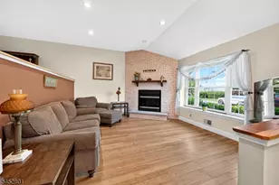 65 Freemont Ct, Franklin Township, NJ 08873 - Photo 3