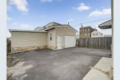 27 Honiss St, Belleville, NJ 07109 - Photo 3