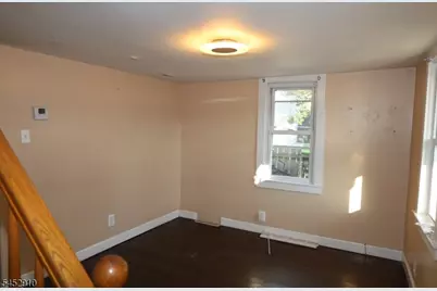 28 Warren St, North Plainfield, NJ 07060 - Photo 3