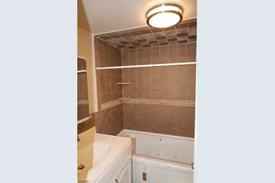 28 Warren St, North Plainfield, NJ 07060 - Photo 5