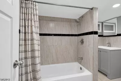 90 Manchester Ave, Paterson, NJ 07502 - Photo 27