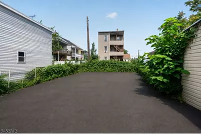 90 Manchester Ave, Paterson, NJ 07502 - Photo 31