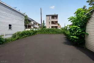 90 Manchester Ave, Paterson, NJ 07502 - Photo 31