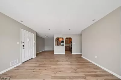 60 Taylor Dr, Franklin Township, NJ 08823 - Photo 9