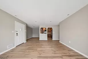 60 Taylor Dr, Franklin Township, NJ 08823 - Photo 9