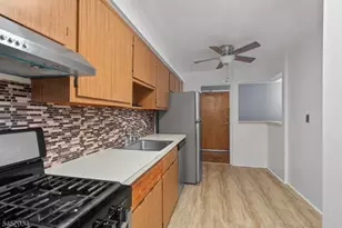 208 Anderson St, Hackensack, NJ 07601 - Photo 5