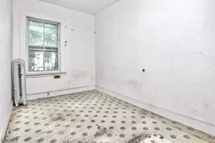 27 Augusta St, Irvington, NJ 07111 - Photo 9