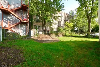 27 Augusta St, Irvington, NJ 07111 - Photo 17