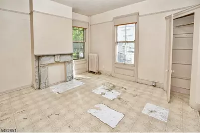 27 Augusta St, Irvington, NJ 07111 - Photo 5