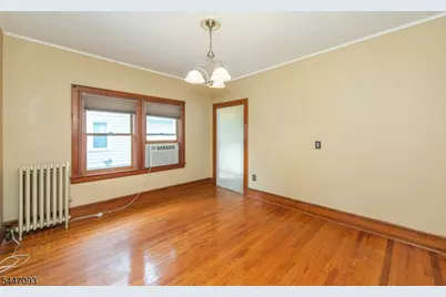 11 Farrington St, West Caldwell, NJ 07006 - Photo 5