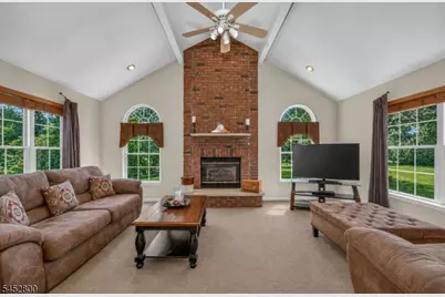 22 Mott Way, Raritan Township, NJ 08822 - Photo 9