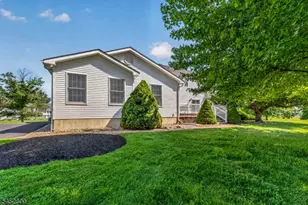 22 Mott Way, Raritan Township, NJ 08822 - Photo 33
