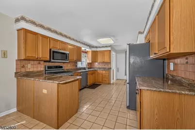 22 Mott Way, Raritan Township, NJ 08822 - Photo 13
