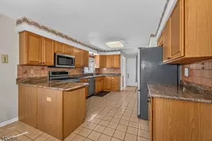 22 Mott Way, Raritan Township, NJ 08822 - Photo 13