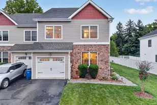 10 Riverside Dr, Clinton, NJ 08809 - Photo 1