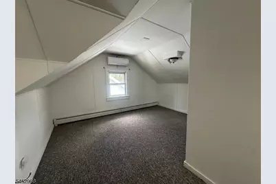 321 Hemlock St, Roselle Park, NJ 07204 - Photo 5