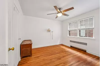 1030 Jassamine Way, Fort Lee, NJ 07024 - Photo 17
