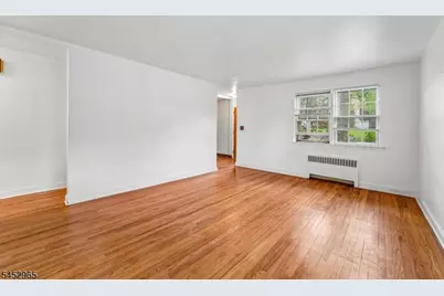 1030 Jassamine Way, Fort Lee, NJ 07024 - Photo 5