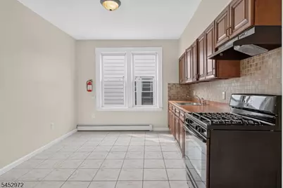 21 Robert Pl #2R, Irvington, NJ 07111 - Photo 3
