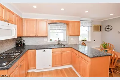 70 Fontaine Ave, Bloomfield Twp., NJ 07003 - Photo 11