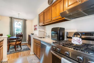 605 Grove St #3, Clifton, NJ 07013 - Photo 9