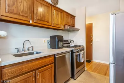 605 Grove St #3, Clifton, NJ 07013 - Photo 7