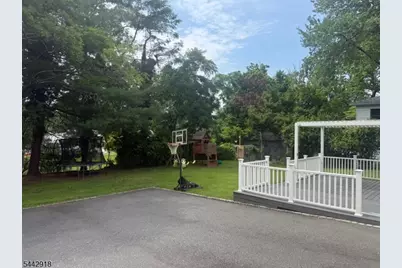 78 Mounthaven Dr, Livingston, NJ 07039 - Photo 19