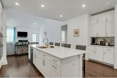 49 Whitney Ave, Morris Plains, NJ 07950 - Photo 7