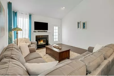 49 Whitney Ave, Morris Plains, NJ 07950 - Photo 11