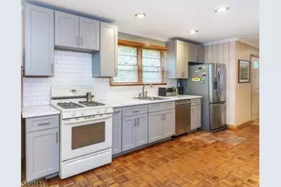 9 Morse Ave, Butler, NJ 07405 - Photo 7