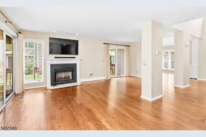 31 Stone Row Ln, Jefferson Township, NJ 07438 - Photo 9