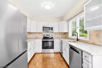 31 Stone Row Ln, Jefferson Township, NJ 07438 - Photo 15
