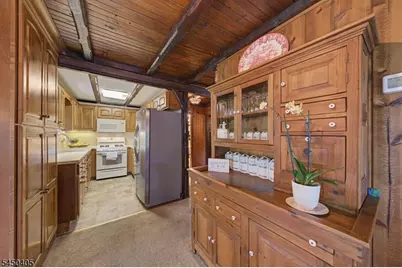 21 Shawnee Trl, Sparta Township, NJ 07871 - Photo 9