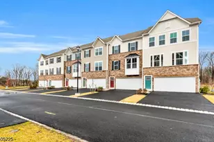 9 Peckwell St, Mount Olive, NJ 07828 - Photo 1