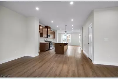 9 Peckwell St, Mount Olive, NJ 07828 - Photo 3