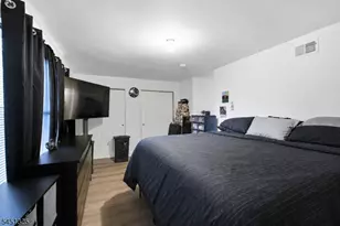 91 S 13th St, Newark, NJ 07107 - Photo 23