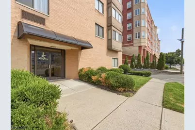5 Linden St #6i, Hackensack, NJ 07601 - Photo 1