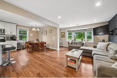 40 Carpenter Pl, Cranford Township, NJ 07016 - Photo 3