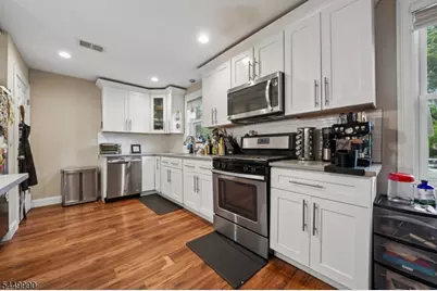 40 Carpenter Pl, Cranford Township, NJ 07016 - Photo 9