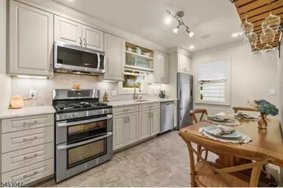 102 Sherwood St, Clifton, NJ 07013 - Photo 5
