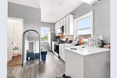 132 4th St, Elizabeth, NJ 07206 - Photo 3