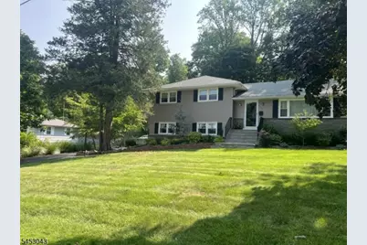23 Evergreen Dr, Berkeley Heights Township, NJ 07922 - Photo 1