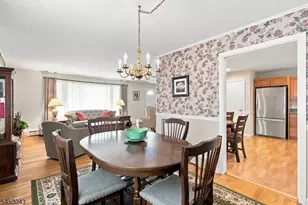 23 Evergreen Dr, Berkeley Heights Township, NJ 07922 - Photo 7