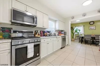 103 Bailey Ave, Hillside, NJ 07205 - Photo 9